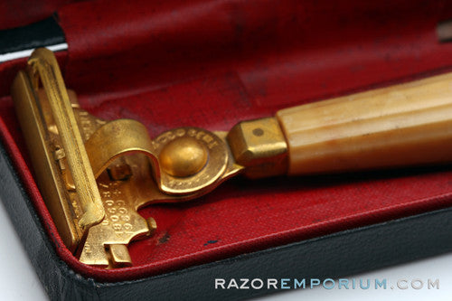 1940's Schick Gold SE Injector Bakelite Handle Set in Black Case
