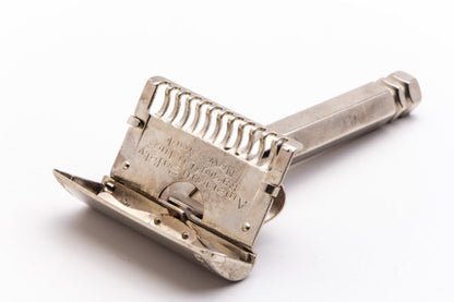 Ever Ready 1912 Style Single Edge Safety Razor | Metal Case & Blade Bank
