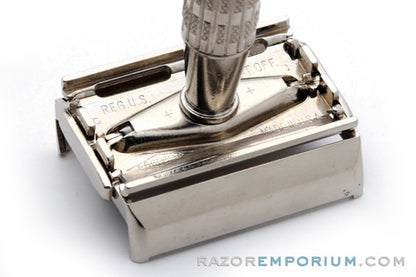 1961 Gillette Red Tip Heavy Super Speed Safety Razor G1