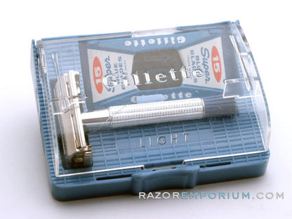 1957 C1 Gillette Blue Tip Light DE Super Speed Razor Nickel Set w/ Case & Blade Bank