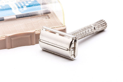 1953 B3 Gillette Regular Flare Tip Super Speed Safety Razor Set With Case and Advertisement