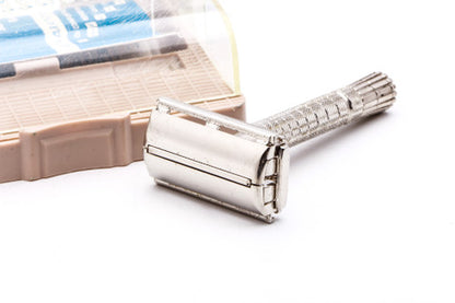 1953 B3 Gillette Regular Flare Tip Super Speed Safety Razor Set With Case and Advertisement