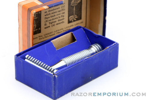 1930's Segal One Piece TTO Razor in Box