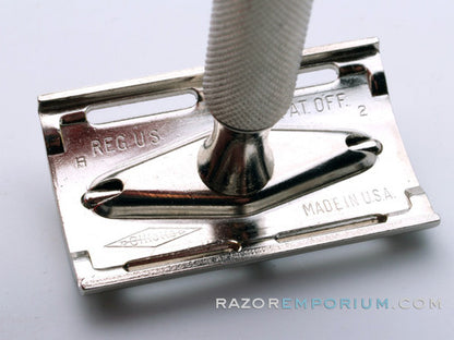1962 H2 Gillette Ball End Tech DE Razor in Original Red Box w/ Blades