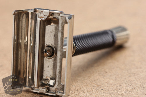 Gillette 1980 Black Handle Super Speed Safety Razor - L1