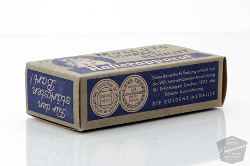 1940's Mulcuto Schrag-Schnitt Slant Razor with Original Packaging