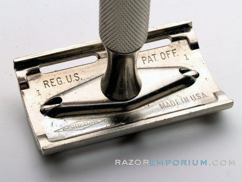 1963 I1 Gillette Ball End Tech DE Razor in Original Red Box w/ Blades