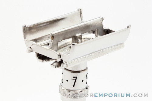1975 V1 Gillette Super Adjustable 109 Adjustable DE Safety Razor