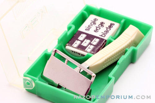 1950's GEM Featherweight Single Edge Razor in Green Case