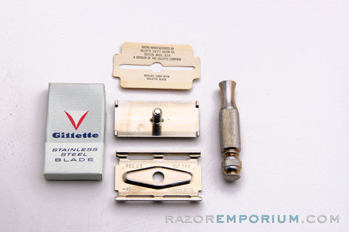 1964 Gillette Travel Tech Razor With Gold Tone Carrying Case - J4