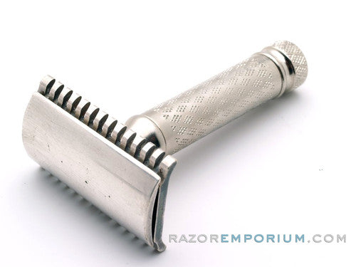 1924 Gillette New Improved Norfolk Tuckaway DE Safety Razor