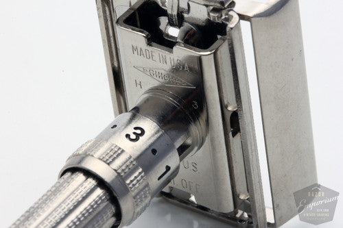 Gillette 1962 Slim Adjustable Double Edge Safety Razor