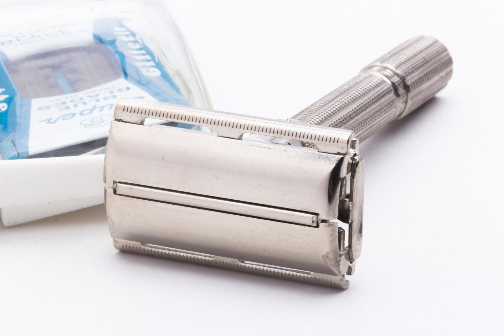 1963 I3 Gillette Slim Adjustable Double Edge Safety Razor Set | Origin ...