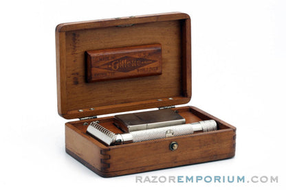 1920 Gillette Big Fellow DE Safety Razor Set in Wood Box - Factory Nickel