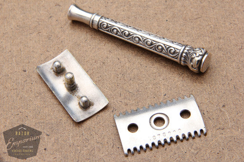 Gillette 1910's Basketweave Pocket Edition - Old Type Spiral (DE) Razor Travel Set