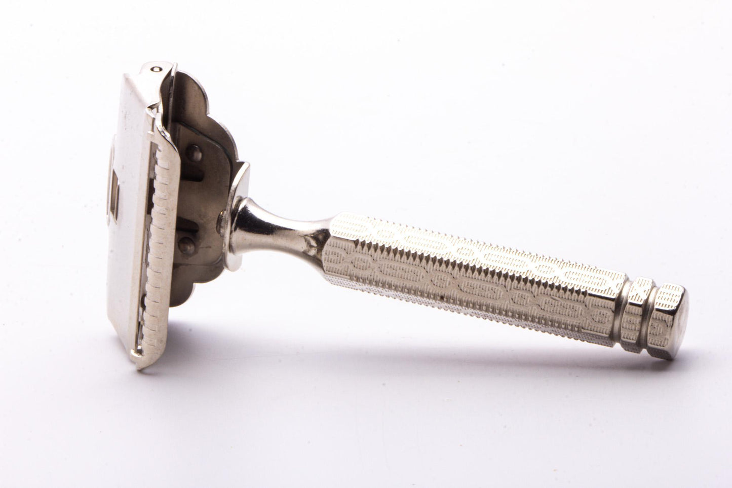 Treet Single Edge Safety Razor With Chainlink Handle | Factory Nickel Revamp