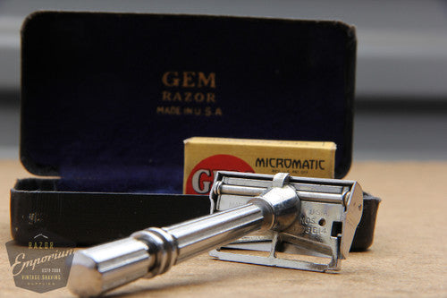 Gem 1940's Micromatic Clog Pruf Single Edge Safety Razor w/ Black Leather Case - Mint