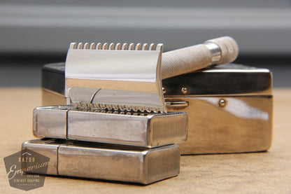 Gillette 1913 Silver Single Ring Old Type Set in Metal Case w/ Blade Banks
