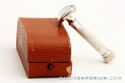 J.A. Henckels Vintage Detail Mustache & Eyebrow DE Safety Razor w/ Case