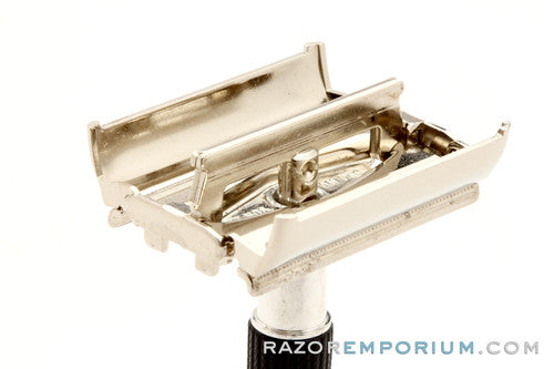 1967 M1 Gillette Black Handle Super Speed DE Safety Razor