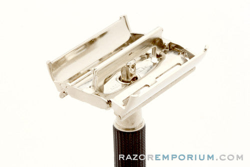 1972 S4 Gillette Black Handle Super Speed Double Edge Safety Razor