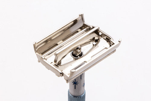 1963 Gillette I1 Blue Star Lady Gillette DE Safety Razor with Case and Blade Bank