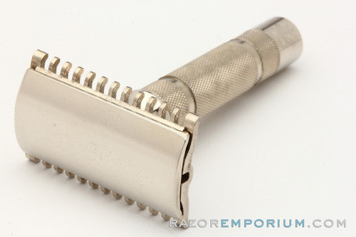 1930's Gillette NEW Deluxe Norfolk Tuckaway DE Safety Razor Set w/ Blade Bank & Original Box