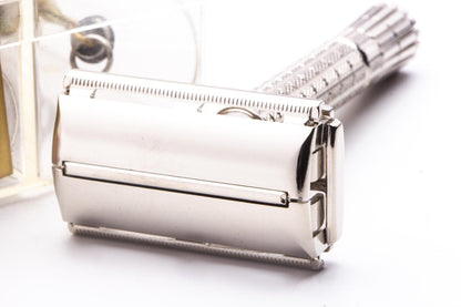 1957 C1 Gillette Super Speed Flare Tip Double Edge Safety Razor Fishing Kit
