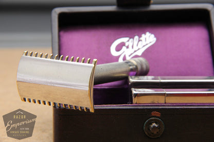 Gillette 1908 Single Ring Old Type Script Logo Set in Leather Case w/ Blade Banks