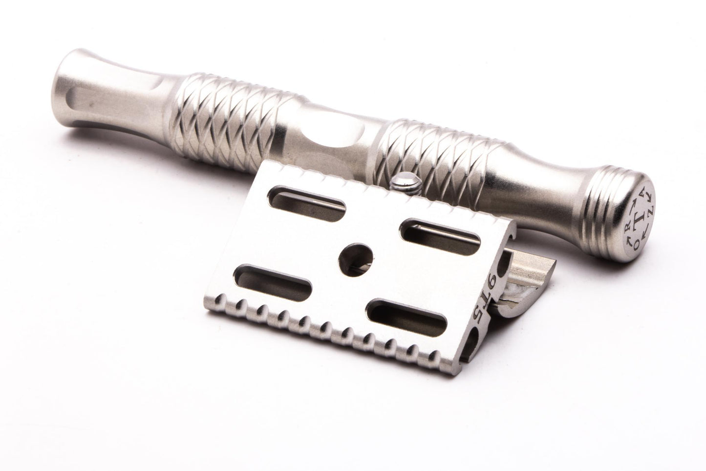Timeless Razor | Stainless Steel Scalloped .095mm Baseplate With Pineapple Handle & Stand