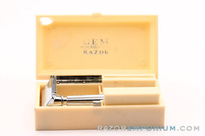 1940's GEM Micromatic Razor Single Edge TTO in Faux Ivory Case