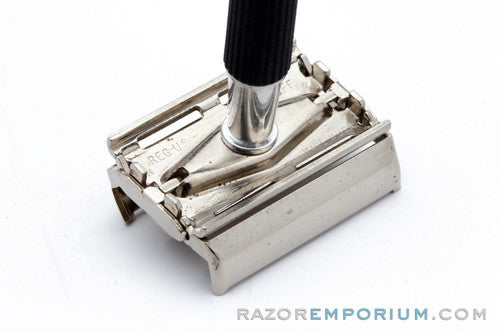 1968 N2 Gillette Black Handle Super Speed Safety Razor N2