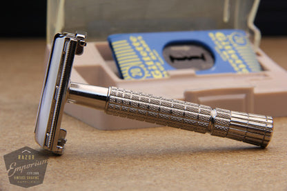 Gillette 1957 Regular / Flair Tip DE Super Speed in Tan Case - C4