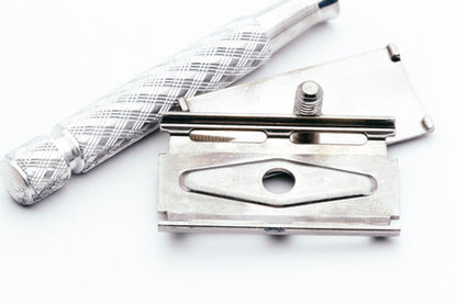 1971 Gillette British Ball End Tech Spiral Handle Razor R4