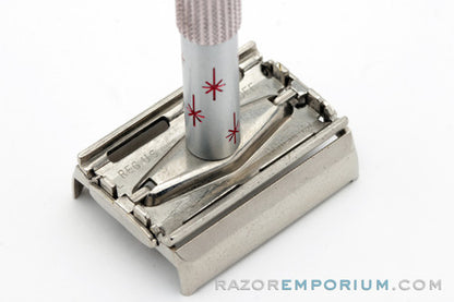 1966 Gillette L1 Pink Star Lady Gillette DE Safety Razor